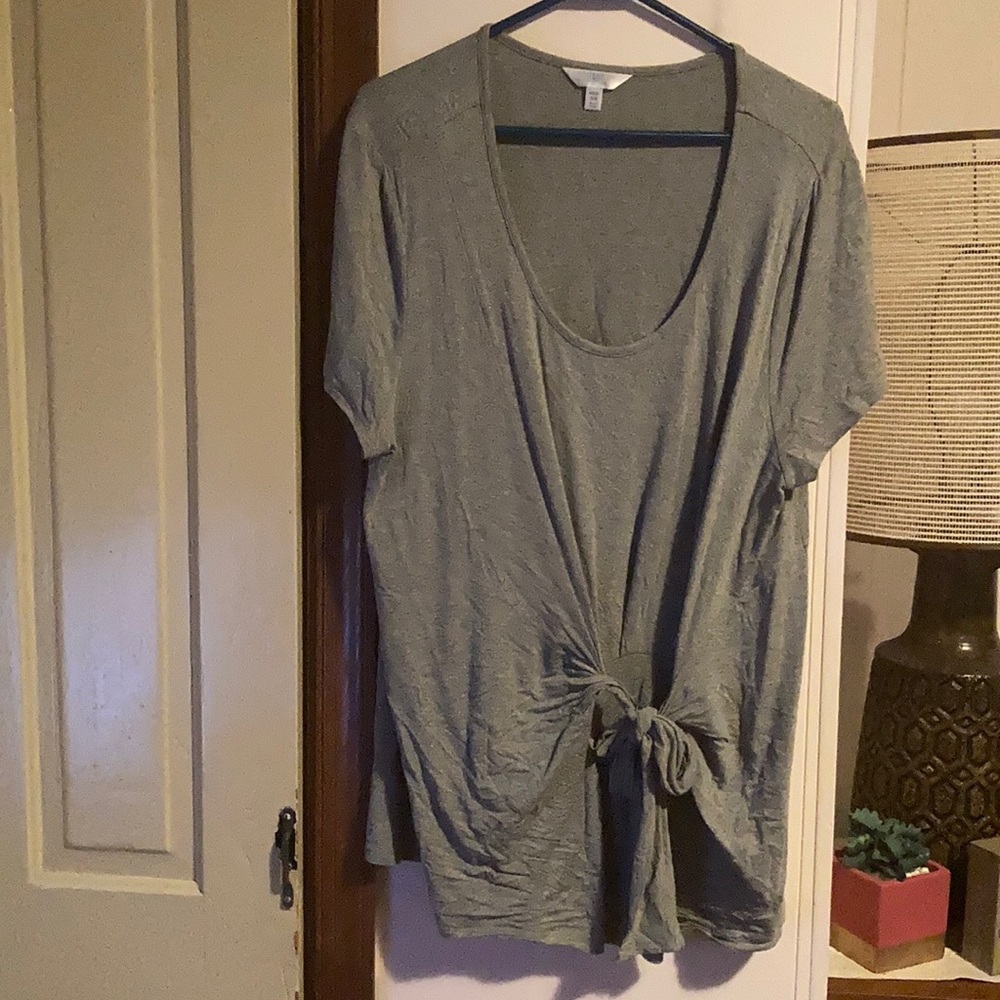 Grey short sleeve shirt with tie